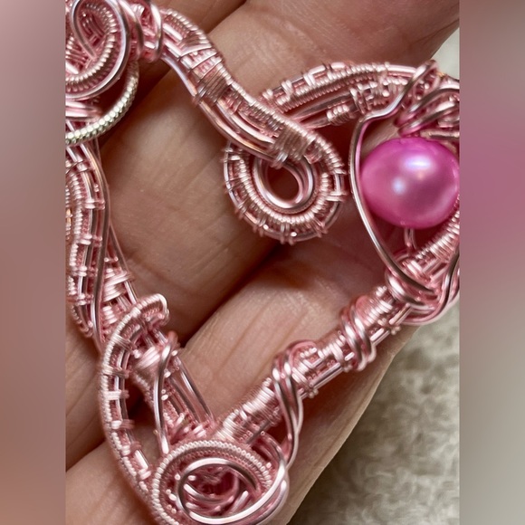 💙💜❤️🥹Wire wrapped heart/floating heart with chain-sea shell pearl - Picture 6 of 11